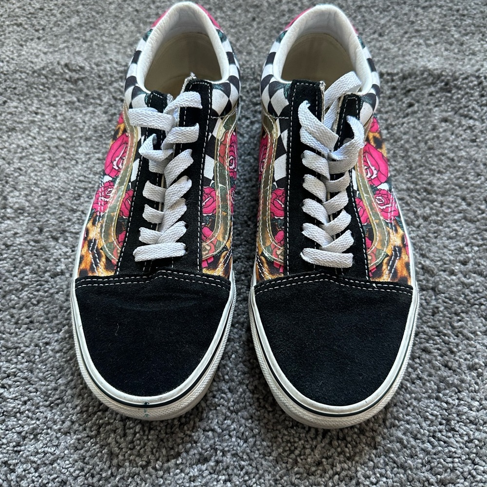 Stylish Black and Pink Women's Sneakers